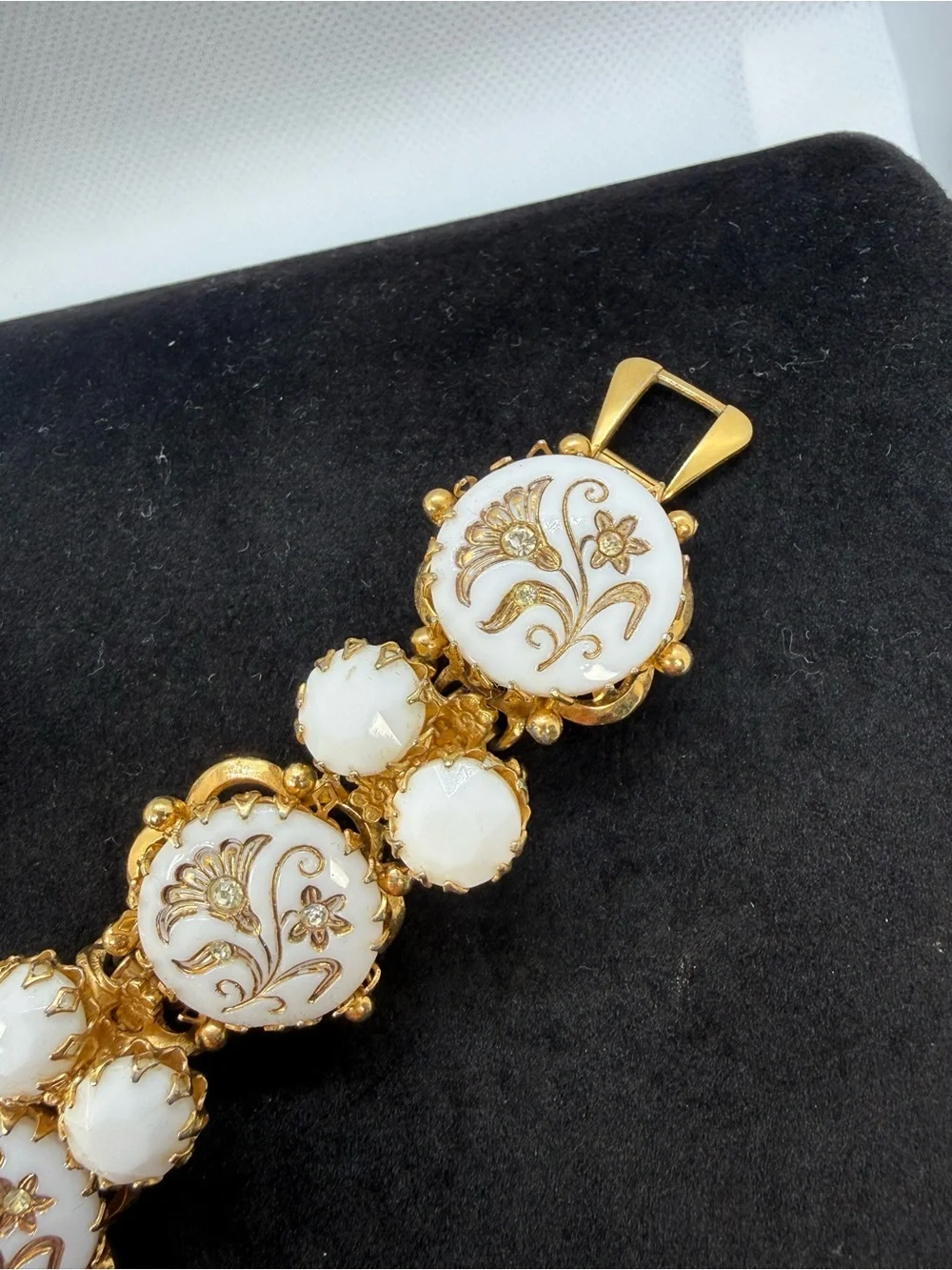 Vintage Milk Glass Floral Bracelet & Clip Earrings Demi Parure Set